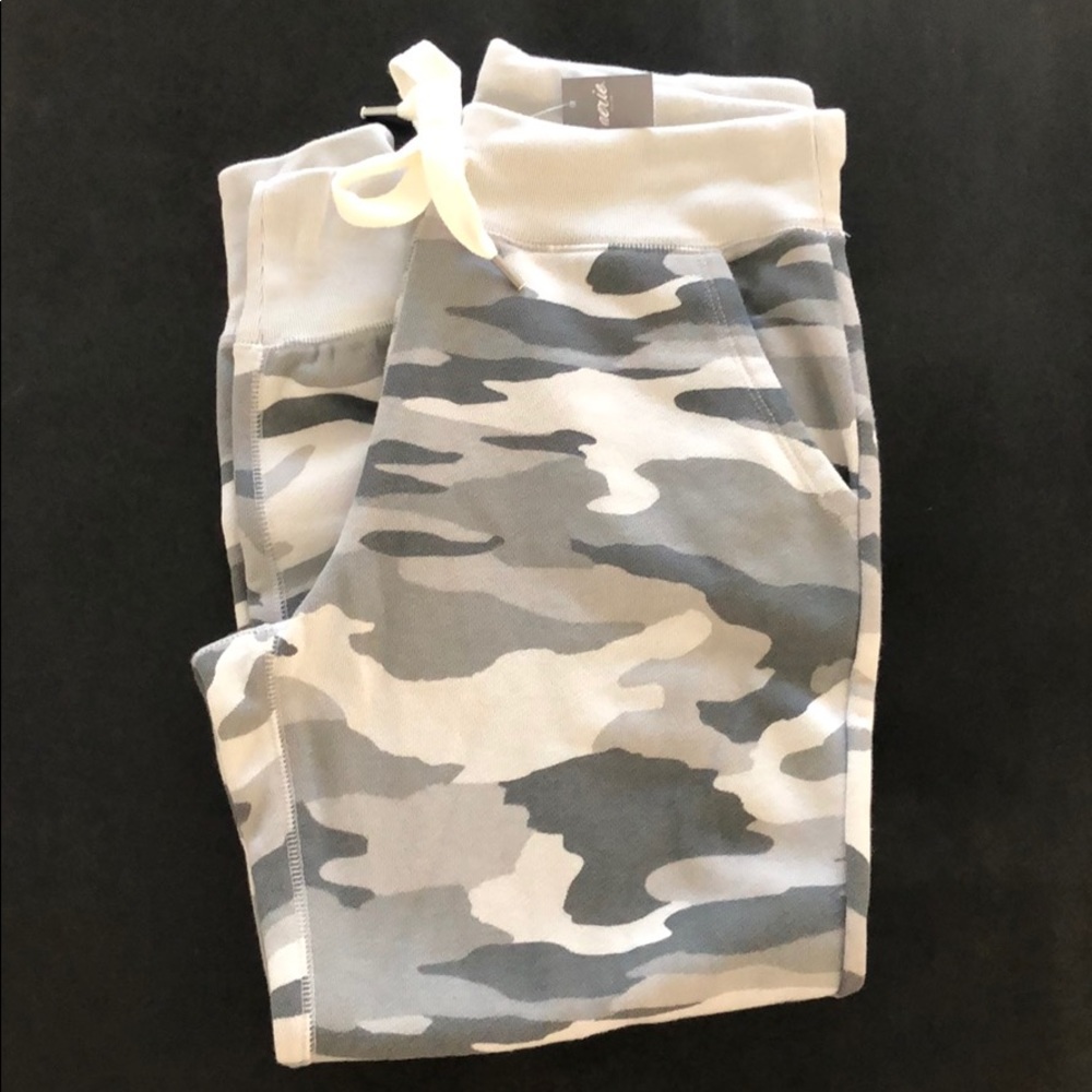 Aerie Camo Joggers